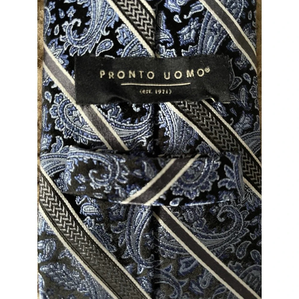 Pronto Uomo Neckwear Tie Blue Silver Paisley Striped Pattern 100% Silk JBHS